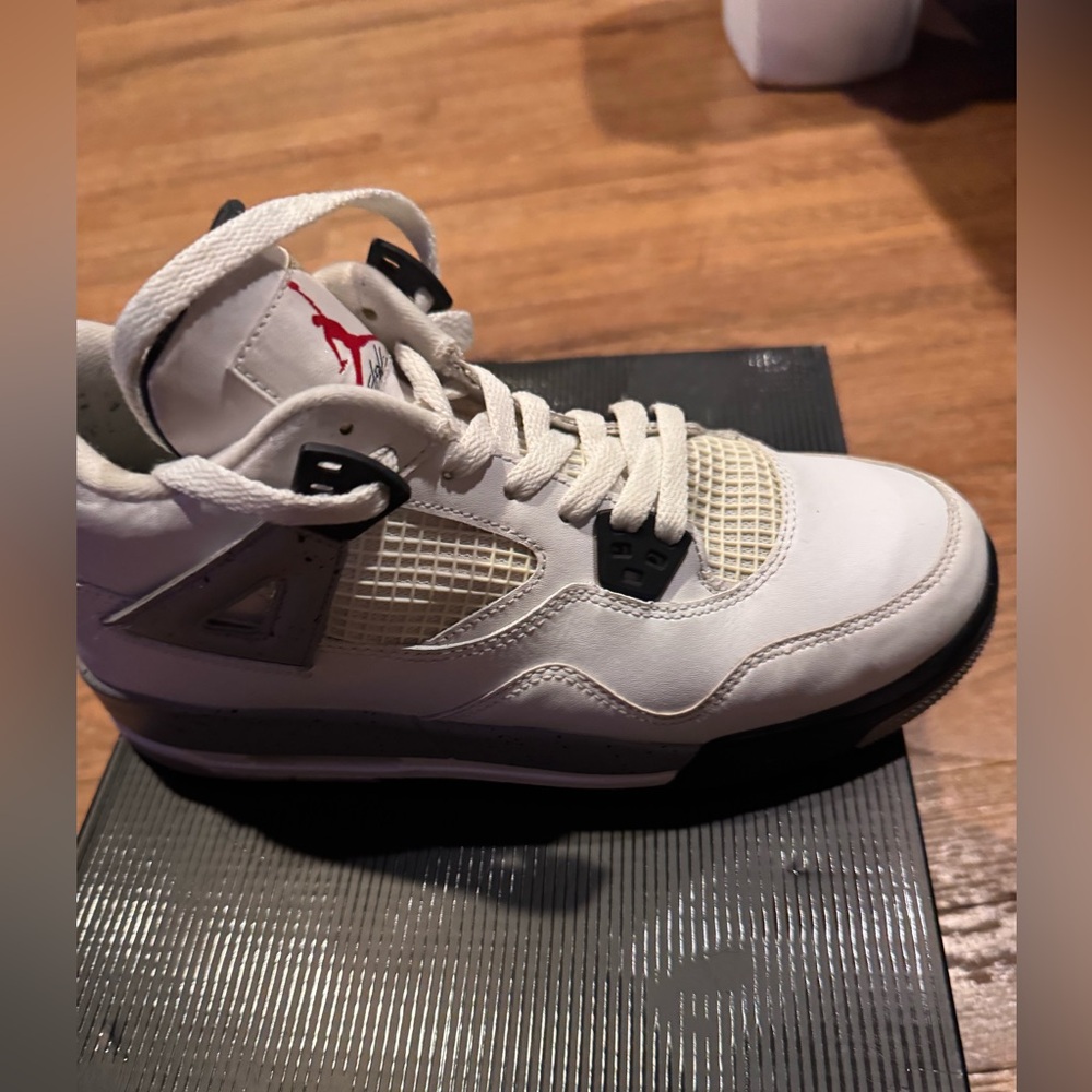 Jordan Retro 3 Black and White Sneakers